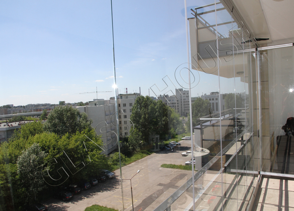 Zabudowy balkonów w systemie bezramowym