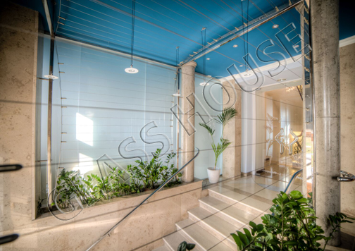 Zabudowa i ścianki ze szkła w hotelu Niebieski Art & SPA